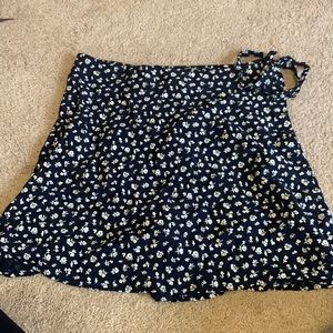 NEW BRANDY MELVILLE SKIRT